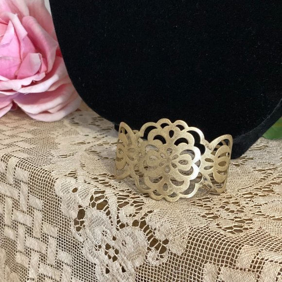Lia Sophia Lotus Cuff Gold Tone Bracelet - Picture 1 of 5